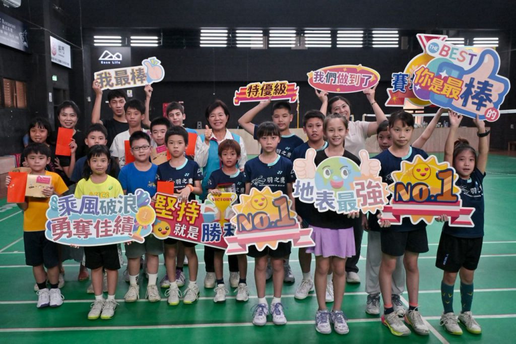 花蓮羽球小將傳捷報　國際賽場摘冠、奪亞創佳績  鄉長游淑貞親貼紅榜祝賀插图2